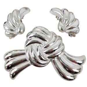 Vintage Lisner Silver Tone Knot Ribbon Brooch Earring Set, MCM 1960's Jewelry